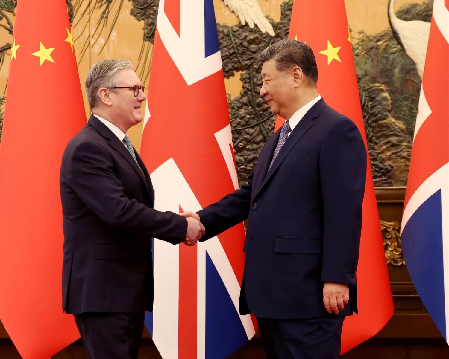 Стармер зустрівся з Сі і забезпечив безвізовий доступ британцям до Китаю в межах нового партнерства
