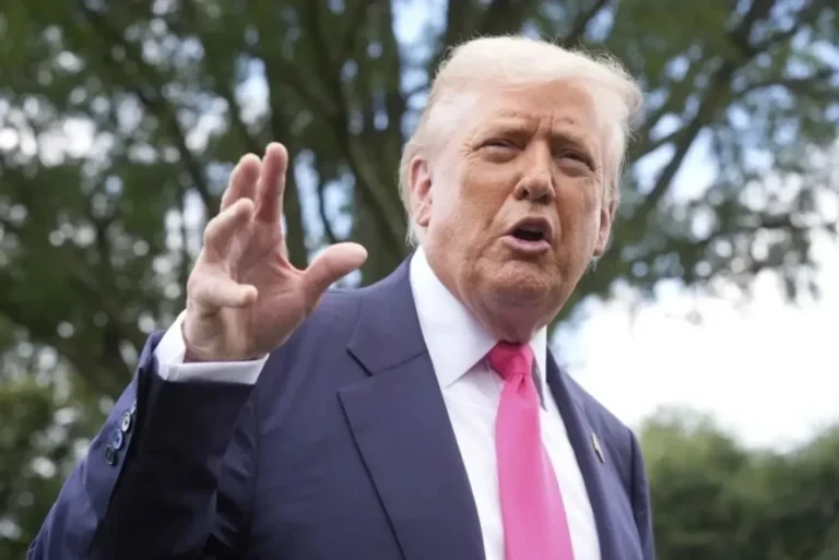 Трамп висунув Ірану ядерний ультиматум на тлі наближення американської “армади”