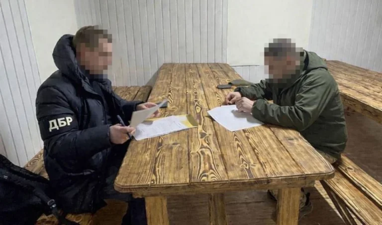 Фіктивні відстрочки в реєстрі “Оберіг”: викрито організовану групу посадовців ТЦК та ЗСУ