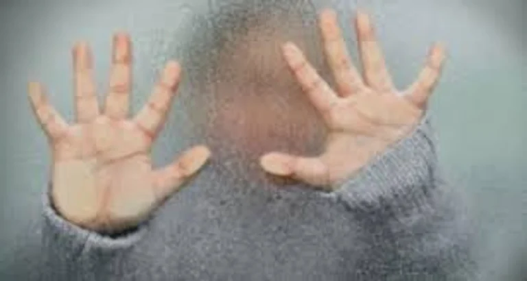 Антисанітарія та протерміновані продукти: п’ятеро дітей вилучено з антисанітарних умов проживання на Хмельниччині