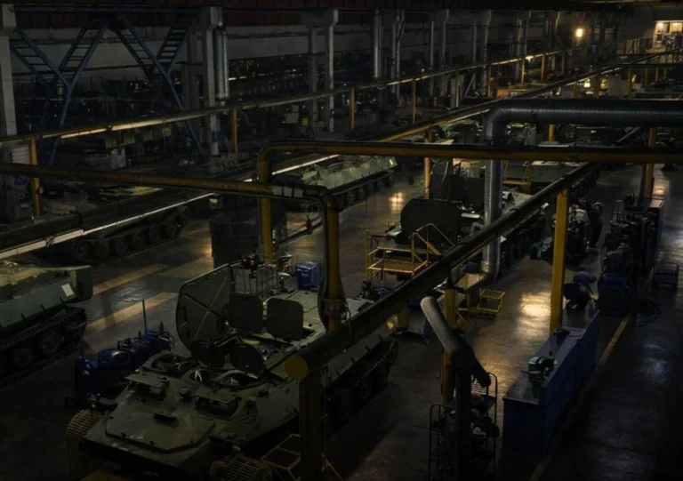 Постачали обладнання для ВПК рф на 160 млн гривень: чотири злочинця постануть перед судом