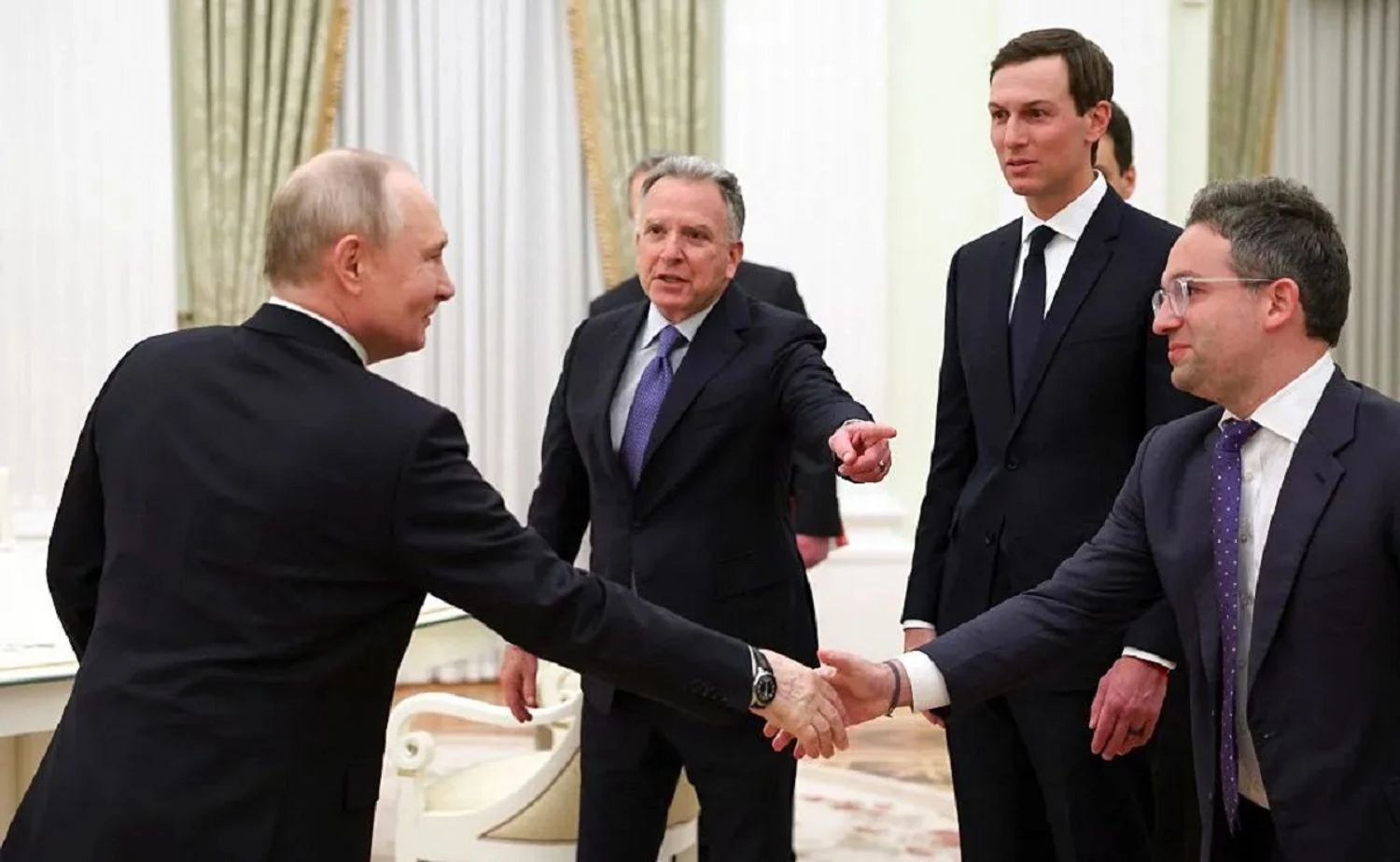 У путіна звужується