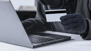 Шахраї телефонують українцям під виглядом Monobank: як не втратити гроші