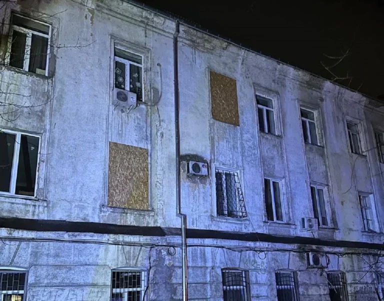 Рятувальники знайшли тіло загиблої жінки під завалами будинку в Одесі