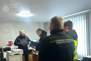 Керівництво підрозділу ДСНС отримало підозри за непридатні спецкостюми для рятувальників за 14 млн грн