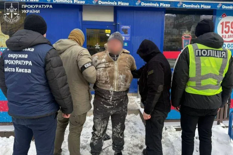 Киянин обіцяв за 18 тис. доларів домовитись про мобілізацію засудженої за ДТП