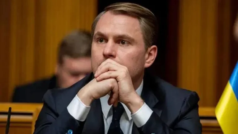 Командувач логістики ПС ЗСУ та очільник СБУ Житомирщини отримали підозри у справі про корупцію – Кравченко