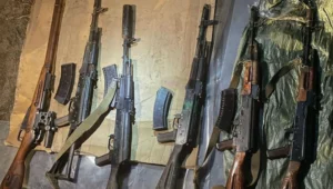 Намагалися налагодити збут зброї - СБУ і поліція затримали чотирьох чоловіків