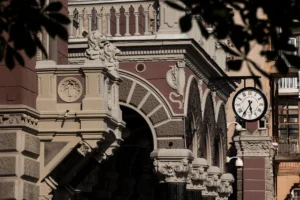 НБУ відправляє команду до Будапешта через затримання інкасаторських авто Ощадбанку