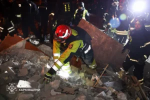 Уже 7 загиблих через удар рф по багатоповерхівці у Харкові, серед них - двоє дітей