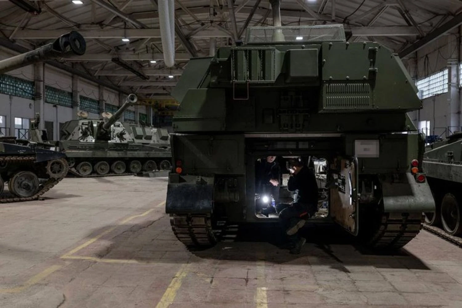 Британія має чотири ремонтні бази військової техніки в Україні - Reuters