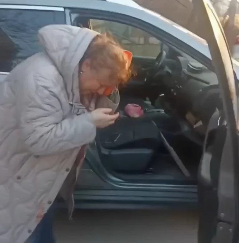 У Дніпрі невідомі в балаклавах побили суддю та намагалися її викрастиНападники з перцевим балончиком завдали жінці важкої травми голови біля її будинку. Чоловік потерпілої завадив зловмисникам
силоміць посадити її в авто.Суспільство • 15 березня, 12:09 • 5008 перегляди