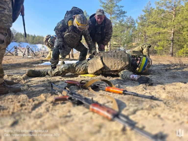 Окупанти випустили понад 6000 дронів та здійснили 152 штурми за добу – Генштаб