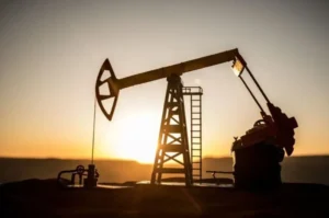 Ціни на нафту зросли на понад 2% на тлі паралізованих поставок