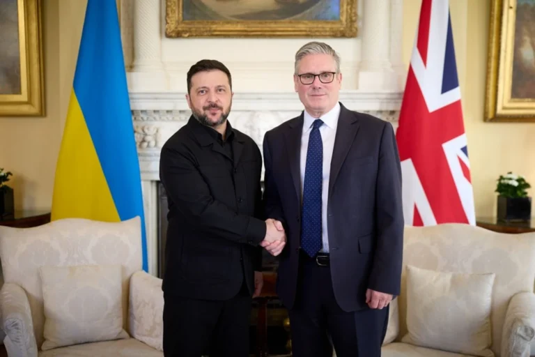 Зеленський і Стармер підписали декларацію про поглиблення оборонної співпраці у Лондоні