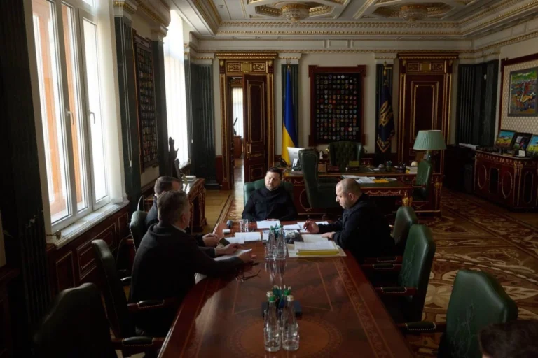 Зеленський заслухав доповіді про переговори у Флориді та озвучив нові загрози від рф