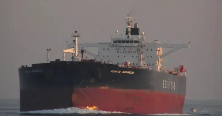 У Чорному морі уражено танкер, завантажений нафтою з росії – турецький міністр