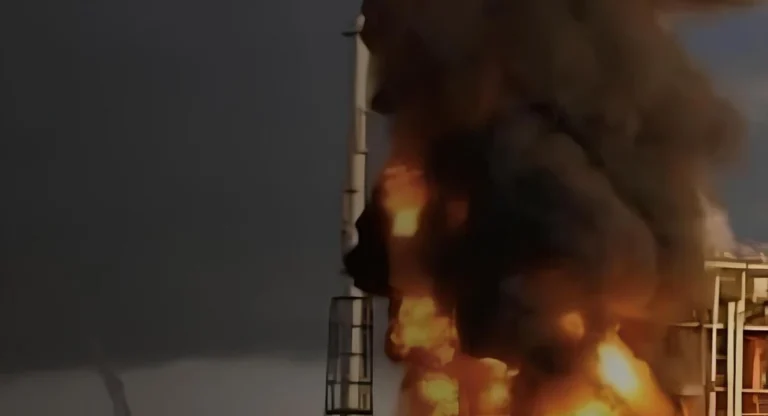 Ураження НПЗ під санкт-петербургом – Генштаб ЗСУ уточнив наслідкиСили оборони уразили установки ЕЛОУ-АВТ-2 та ЕЛОУ-АВТ-6 у ленінградській області. Завод виробляв пальне для забезпечення потреб
російської армії.Війна в Україні • 27 березня, 12:18 • 4146 перегляди