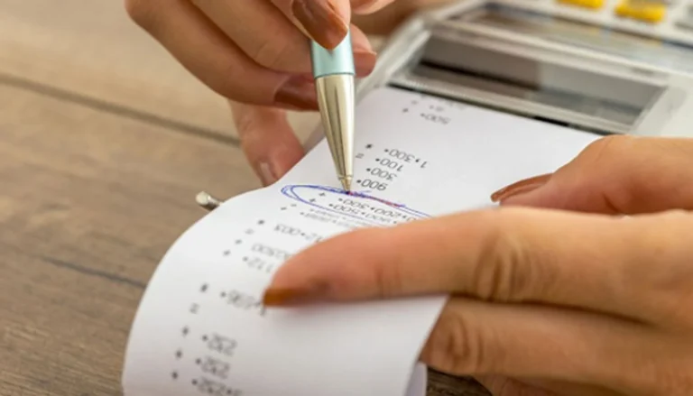 Фейкові чеки замість справжніх – податківці викрили схему у мережі роздрібної торгівлі м’ясом