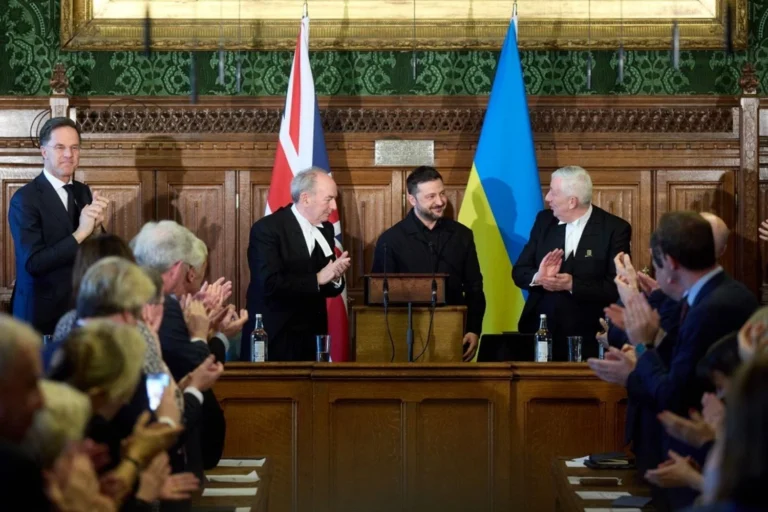 Зеленський у березні провів 23 міжнародні зустрічі й 15 телефонних розмов із лідерами країн