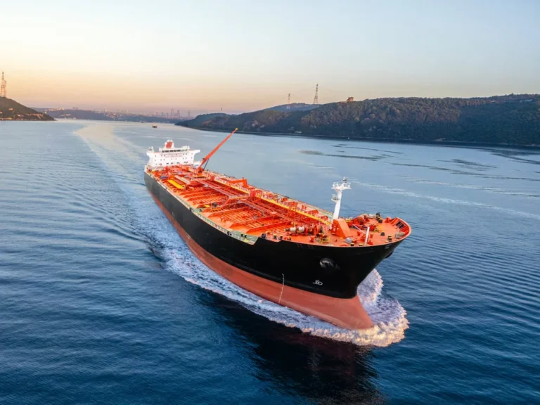 Експорт нафти з росії зріс до максимуму за понад місяць – Bloomberg