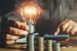 В Україні тариф на світло для населення залишиться без змін до листопада