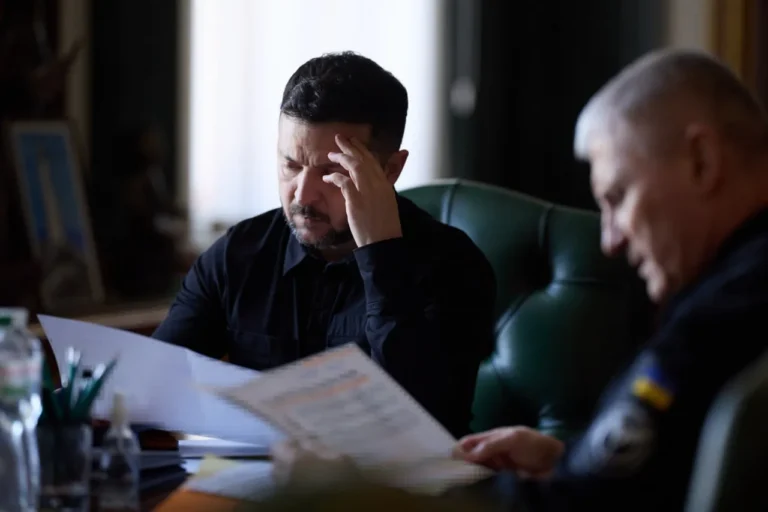 рф хоче вивезти новий урожай зерна та розграбувати 18 родовищ на окупованому півдні України. Зеленський обіцяє протидіятирф планує вивезення цінної сировини з 18 родовищ на окупованому півдні України. Загарбники також готують масштабне захоплення
цьогорічного врожаю.Економіка • 6 травня, 14:08 • 50948 перегляди