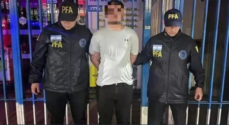 В Аргентині затримали куратора російської дезінформаційної мережі – ЦПДУряд Аргентини затримав дмитра новікова, лідера мережі La Compañía. Організація дискредитувала президента Хав'єра Мілея за
підтримку України.Політика • 7 травня, 03:28 • 4394 перегляди