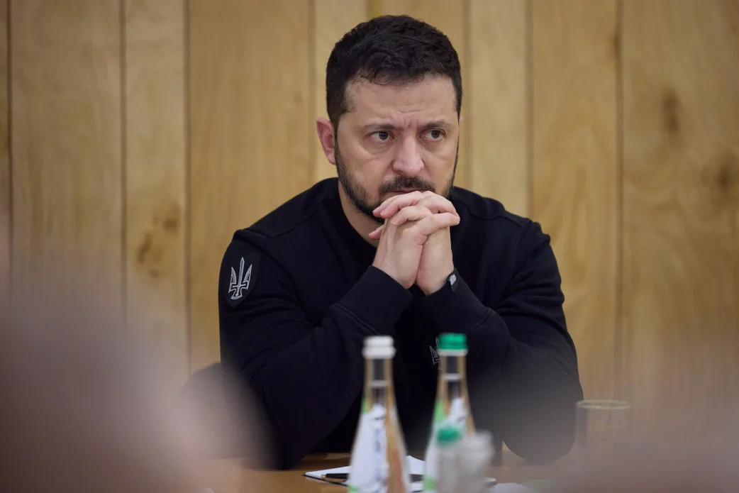 Зеленський констатував продовження порушень рф ініційованого Україною режиму тиші і обіцяє відповідь на дії росії