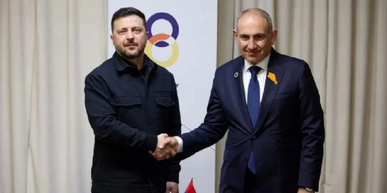 Вірменія не є союзником росії у питанні України – ПашинянПашинян заявив, що Вірменія не є союзником росії у питанні України. Єреван надає гуманітарну допомогу Києву та прийняв з візитом
Володимира Зеленського.Політика • 21:28 • 2670 перегляди