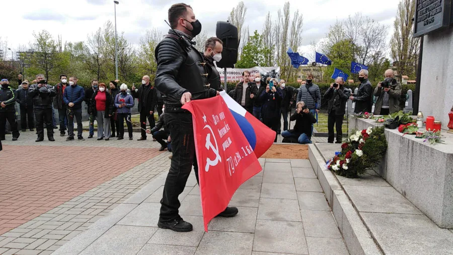 Прихильники "Нічних вовків" у Празі влаштували "акцію пам