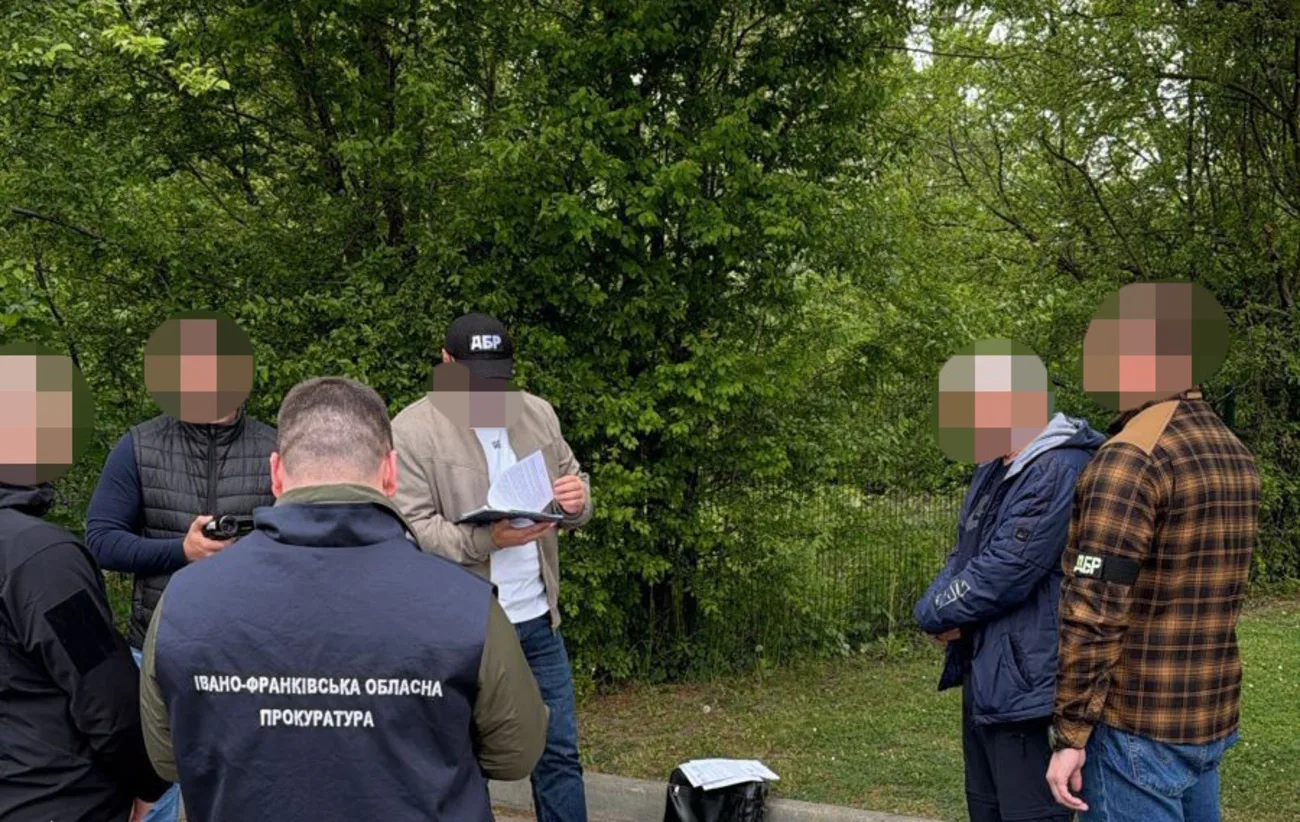Отримав 18 тисяч євро за обіцянку підкупити прокурорів - на Прикарпатті викрили адвоката