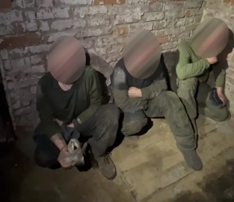 Поблизу Вовчанська прикордонники “Форпосту” взяли в полон трьох російських окупантів