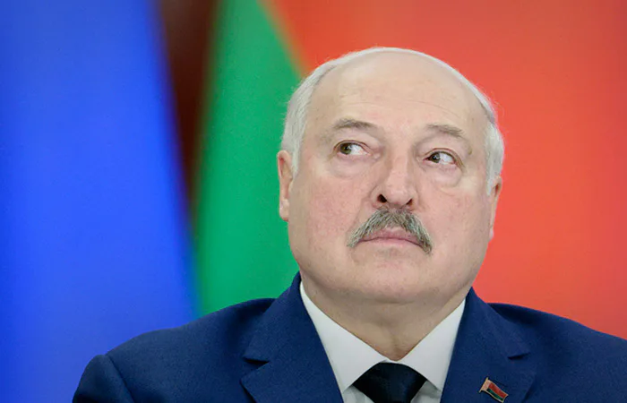 У білорусі заявили про телефонну розмову Макрона з лукашенкомУ білорусі повідомили про телефонну розмову Макрона та лукашенка з ініціативи Франції. Сторони обговорили регіональні проблеми та
відносини з ЄС.Політика • 24 травня, 13:10 • 4042 перегляди