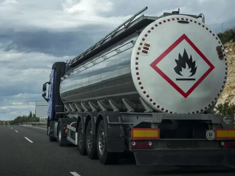 Україна готує нові стандарти контролю та якості пальногоУкраїна впроваджує європейські стандарти якості пального та обов'язкову частку біопалива. З обігу вилучать класи Євро-3 та Євро-4
і марки А-80 та А-92.Економіка • 25 травня, 11:02 • 2468 перегляди