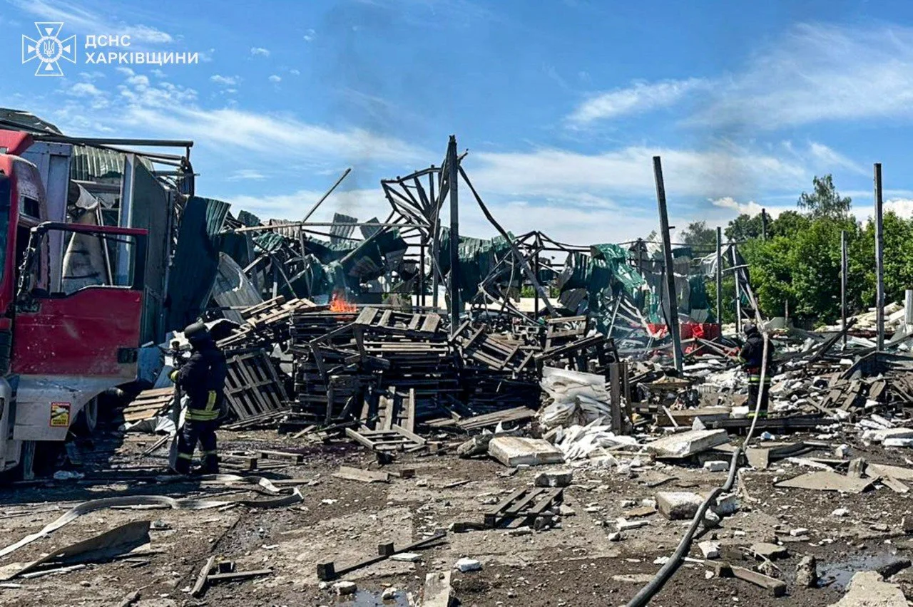 Уже 23 постраждалих від ракетного удару рф по підприємству в Дергачах