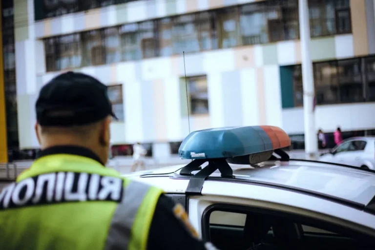 У Києві ветерана побили під час конфлікту з військовими ТЦК та добровольцями – поліціяУ Шевченківському районі Києва стався конфлікт між ветераном та групою оповіщення ТЦК. Поліція розпочала кримінальне провадження
за фактом побиття.Київ • 22 травня, 10:50 • 3982 перегляди
