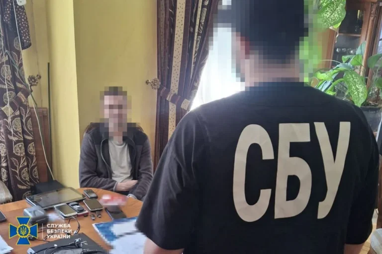 На Закарпатті затримали “крота” гру – шпигував за оборонними заводами, а дані передавав через батька