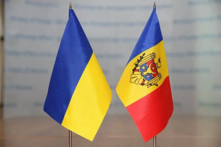 Україна та Молдова можуть уже в червні розпочати переговори про вступ в ЄС – PoliticoУкраїна та Молдова можуть почати переговори про вступ до ЄС 15 червня. Угорщина готова зняти вето після домовленостей щодо прав
угорської меншини.Політика • 16:49 • 2378 перегляди