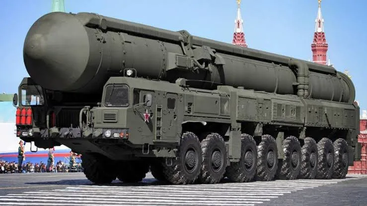 Потрібно для майбутнього застосування зброї: путін пояснив, чому "Орєшніком" вдарили по "сараю" в Україніпутін назвав удар "Орєшніком" по Україні випробуванням для перевірки точності блоків ракети. Він не виключає повноформатне
застосування зброї по містах.Війна в Україні • 17:47 • 7464 перегляди