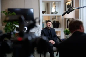 Зеленський сподівається, що у Великій Британії повернуть прапори України на будівлі муніципалітетів