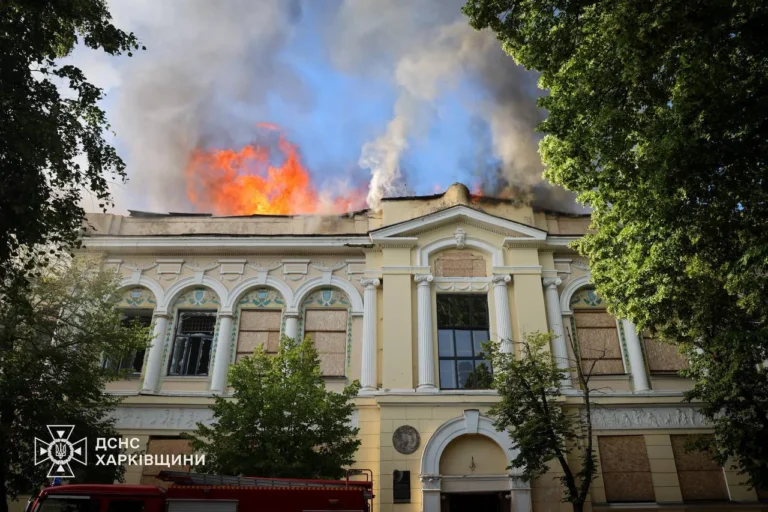 Атака дронів на Харків: кількість постраждалих зросла до 6, пожежу в художньому музеї локалізували