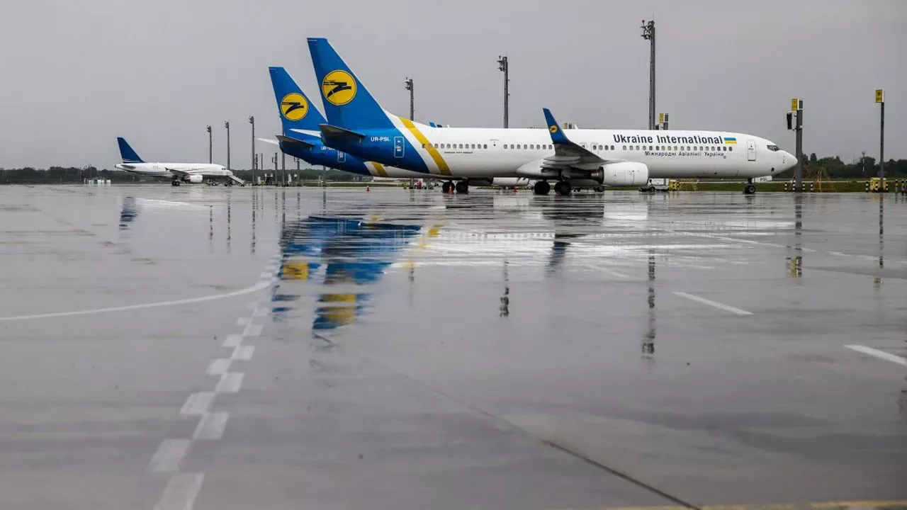 Рекордні податки, відʼємна рентабельність і тиск на бізнес: українська авіагалузь працює на межі можливостей