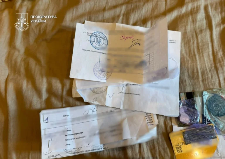 У Києві викрили схему оформлення фіктивної інвалідності за $30 тисяч – серед підозрюваних керівники ВЛК та МСЕК