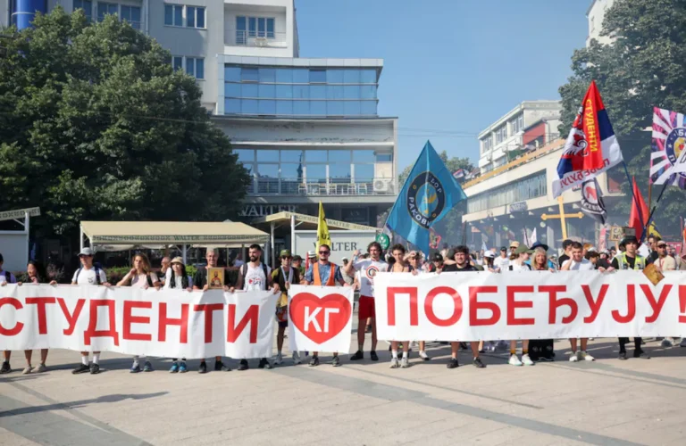 У Сербії не припиняють протестів попри заяву Вучича про майбутню відставку
