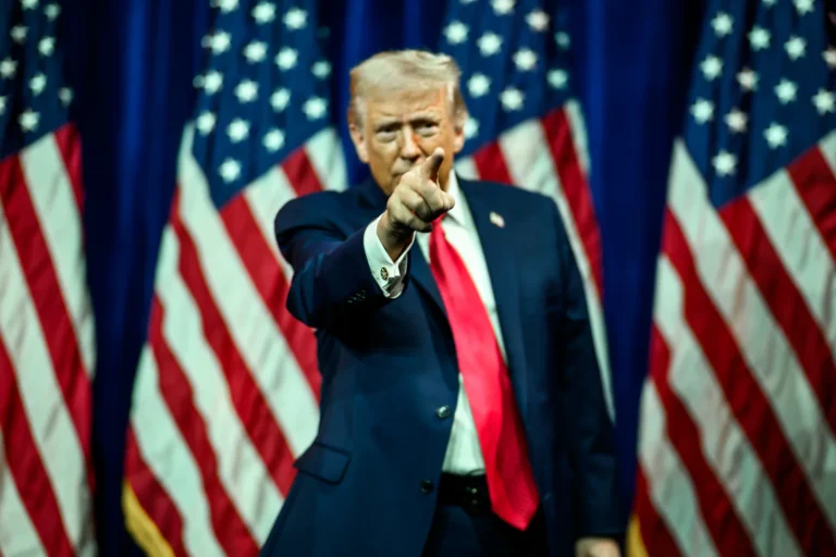 Трамп заявив, що путін “відчуває тиск” і хоче завершити війну в Україні