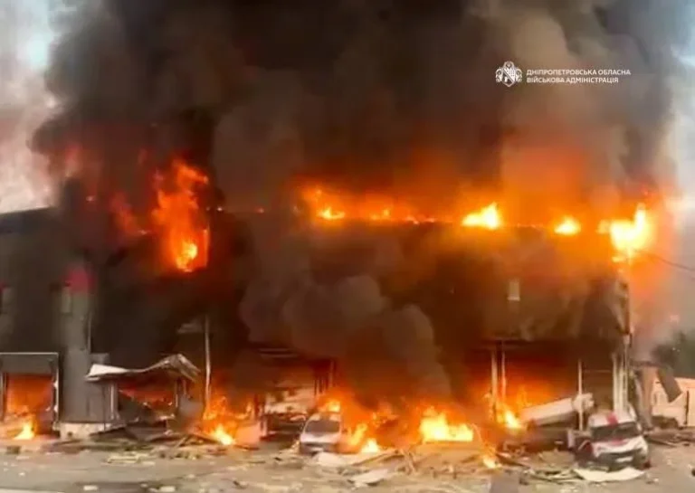 Після атаки на “Нову пошту” у Дніпрі – рф вдарила по логістичній компанії в Кривому Розі