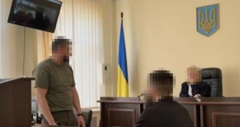 Начальника тилу навчального полку засудили до 10 років за розкрадання продуктів на 500 000 гривеньЧастину викраденої продукції посадовець постачав до місцевих магазинів і кафе для подальшого продажу. Його також позбавили
військового звання майор.Суспільство • 14 липня, 14:44 • 5498 перегляди