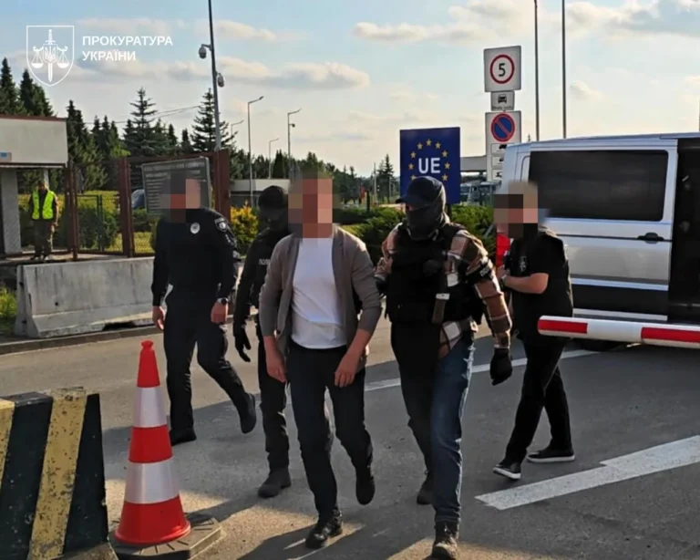 Німеччина та Італія екстрадували до України екснадепа та посадовця, яких підозрюють в багатомільйонних економічних злочинах – Генпрокурор