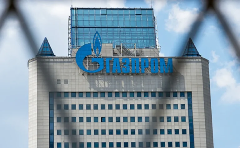 Акції "газпрому" оновили 17-річний мінімум через призупинення переговорів з КитаємАкції газпрому на московській біржі впали до 90,21 рубля, найнижчого рівня з 2008 року. Причиною стало призупинення переговорів з
Китаєм щодо газопроводу "Сила Сибіру-2".Економіка • 15 липня, 21:40 • 18429 перегляди